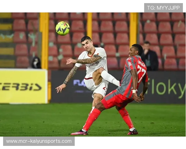 罗马3-1客胜克雷莫内塞，时隔3676天重返积分榜首位