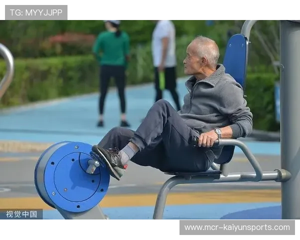 适老体育服务体系建设提速,银发群体正成为体育消费新力量。 适老体育服务体系建设提速,银发群体正成为体育消费新力量。